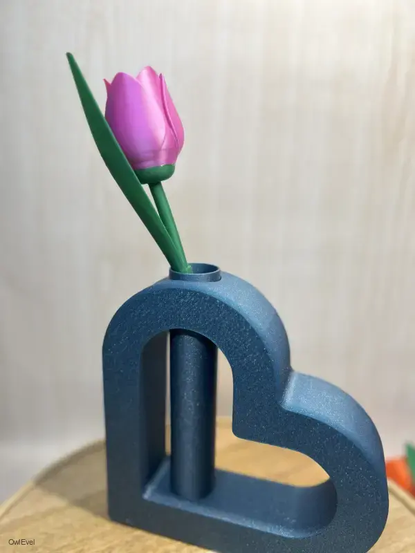 Květina Tulipán